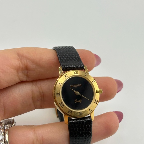 Vintage Longines Wittnauer Quartz Watch Gold Tone Steel Black Lizard Leather 587